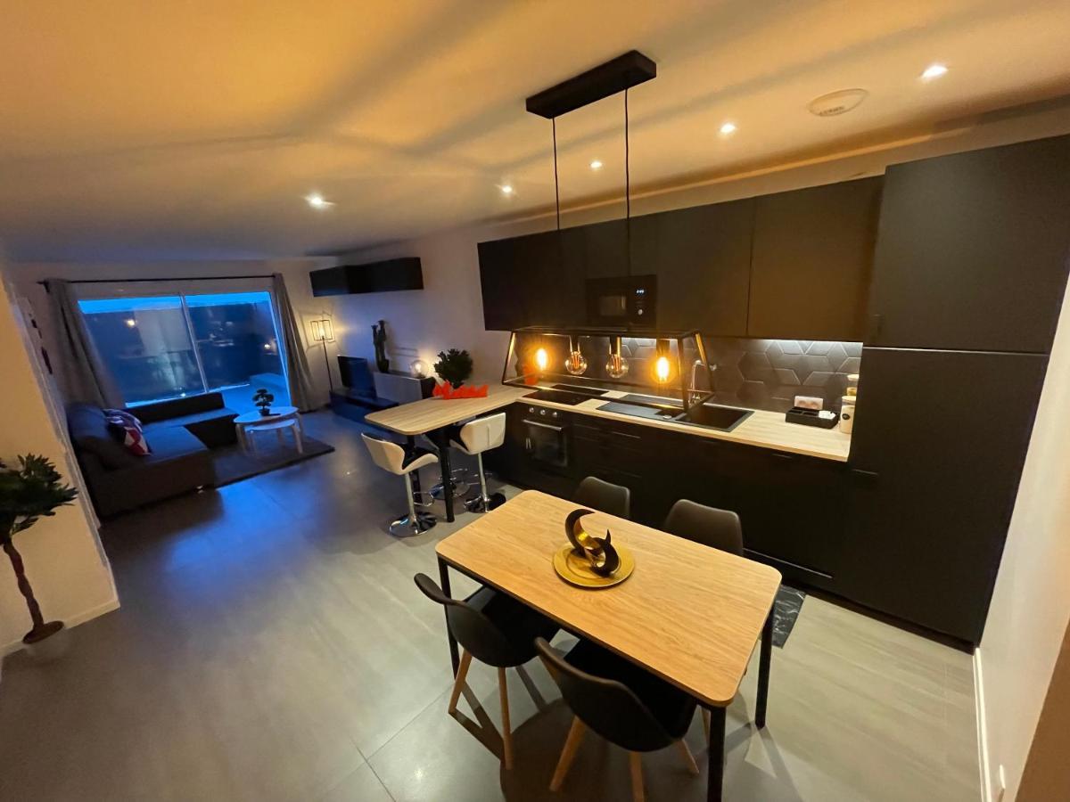 Gold Cocoon T3 74M2 Proche Centre Ville Villejust Εξωτερικό φωτογραφία